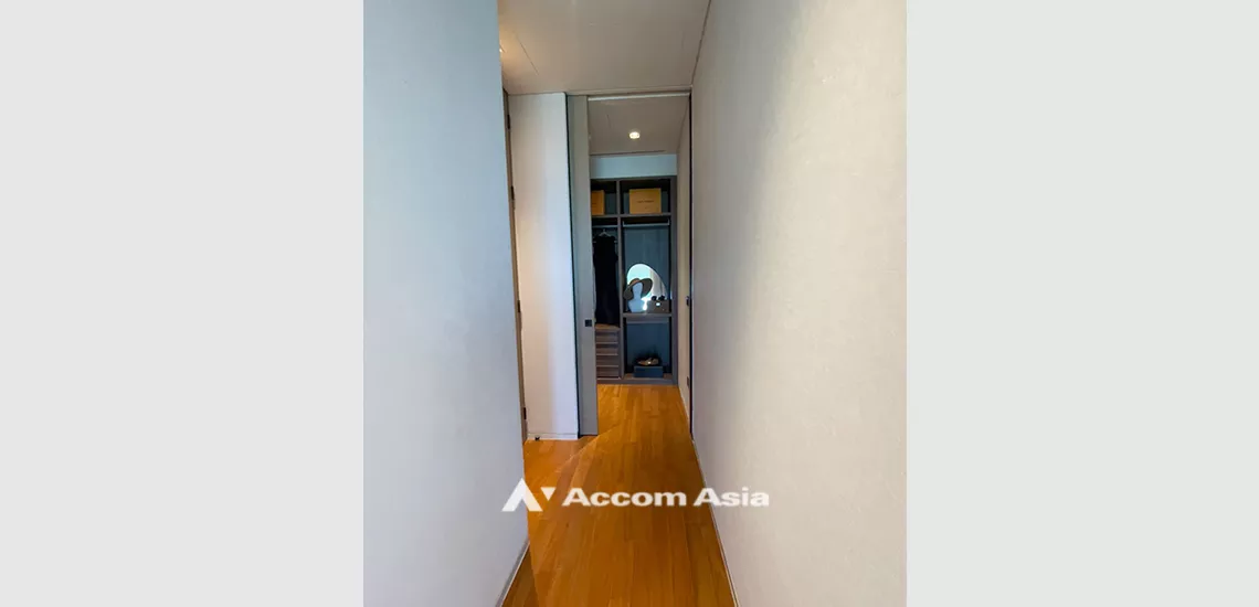 22  2 br Condominium For Sale in Charoen Nakhon ,Bangkok BTS Krung Thon Buri at Banyan Tree Residences Riverside AA31920