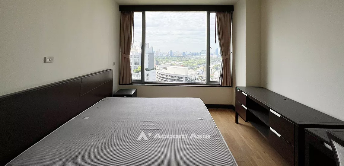7  2 br Condominium For Sale in Ploenchit ,Bangkok BTS Ploenchit at All Seasons Mansion AA31927