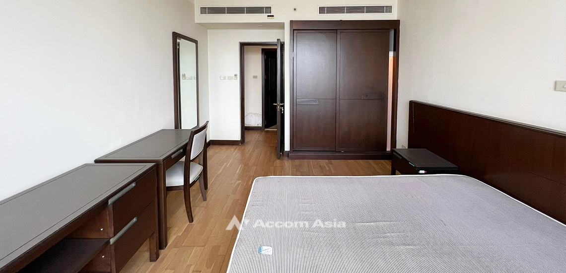 8  2 br Condominium For Sale in Ploenchit ,Bangkok BTS Ploenchit at All Seasons Mansion AA31927