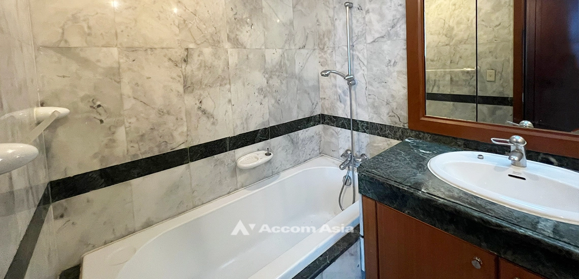 15  2 br Condominium For Sale in Ploenchit ,Bangkok BTS Ploenchit at All Seasons Mansion AA31927