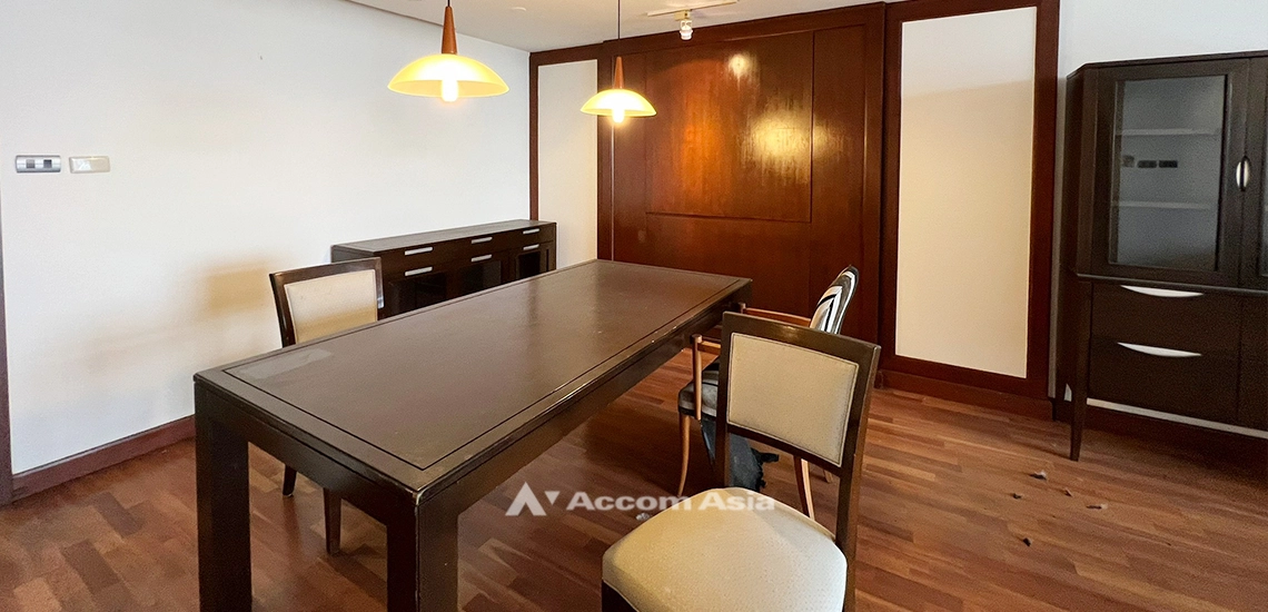 5  2 br Condominium For Sale in Ploenchit ,Bangkok BTS Ploenchit at All Seasons Mansion AA31928
