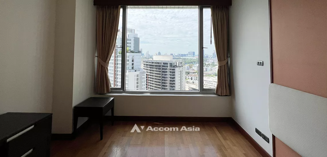 18  2 br Condominium For Sale in Ploenchit ,Bangkok BTS Ploenchit at All Seasons Mansion AA31928