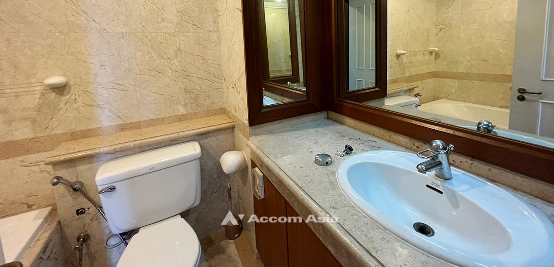 10  2 br Condominium For Sale in Ploenchit ,Bangkok BTS Ploenchit at All Seasons Mansion AA31928