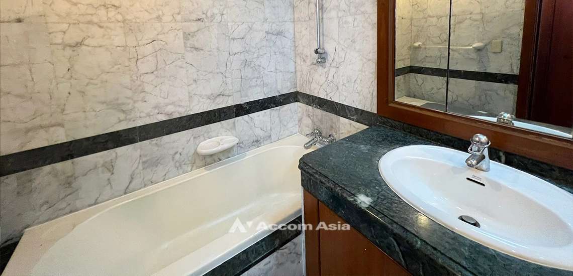 16  2 br Condominium For Sale in Ploenchit ,Bangkok BTS Ploenchit at All Seasons Mansion AA31928