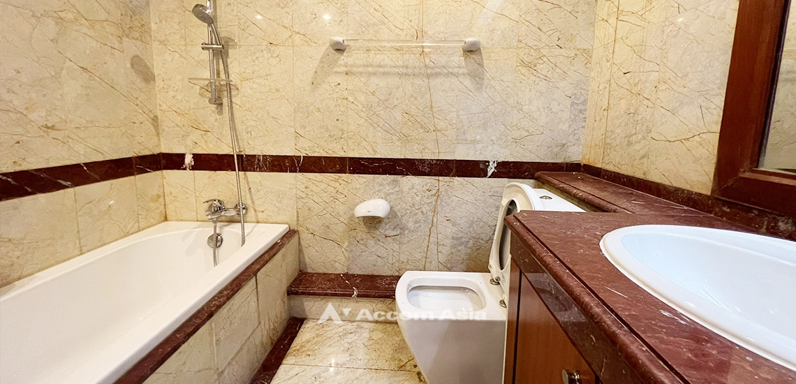 23  3 br Condominium For Sale in Ploenchit ,Bangkok BTS Ploenchit at All Seasons Mansion AA31930