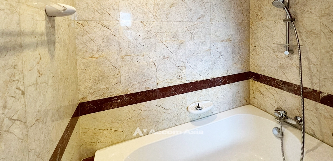 24  3 br Condominium For Sale in Ploenchit ,Bangkok BTS Ploenchit at All Seasons Mansion AA31930