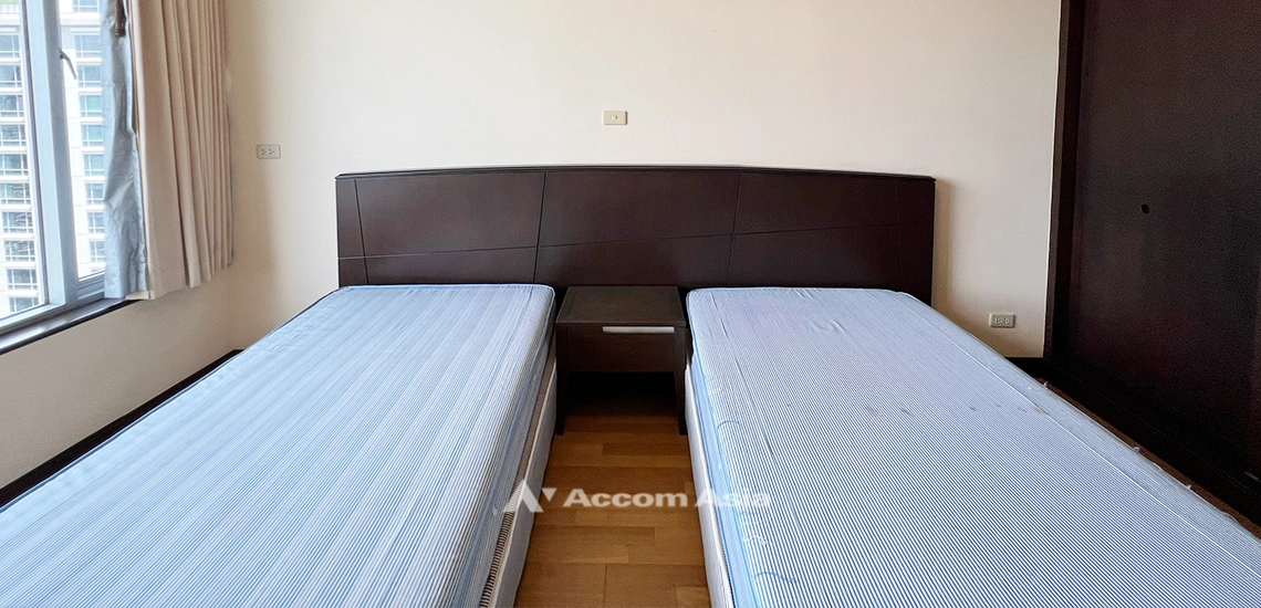 12  2 br Condominium For Sale in Ploenchit ,Bangkok BTS Ploenchit at All Seasons Mansion AA31931