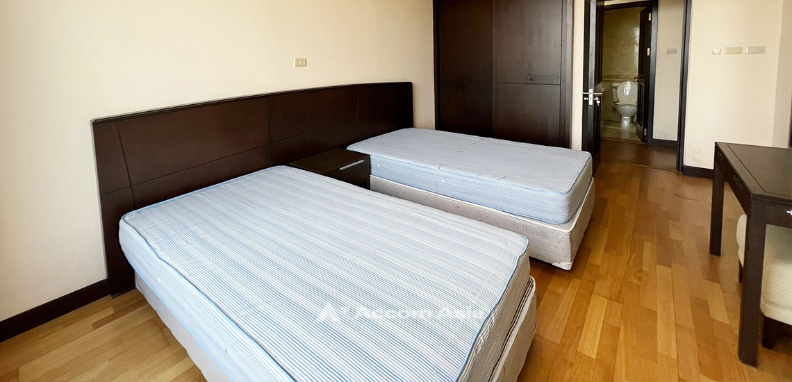 10  2 br Condominium For Sale in Ploenchit ,Bangkok BTS Ploenchit at All Seasons Mansion AA31931