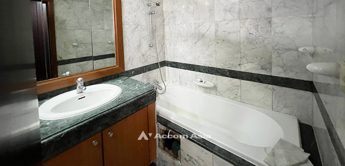 15  2 br Condominium For Sale in Ploenchit ,Bangkok BTS Ploenchit at All Seasons Mansion AA31931