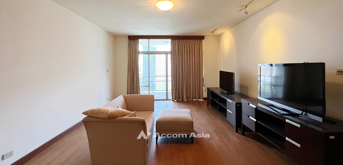 Pet friendly |  2 Bedrooms  Condominium For Sale in Ploenchit, Bangkok  near BTS Ploenchit (AA31932)