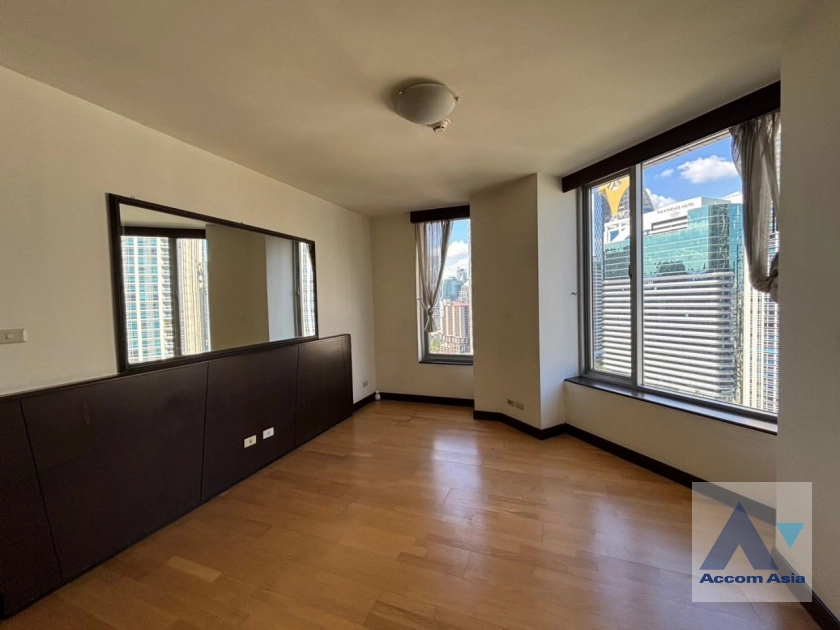 22  3 br Condominium For Sale in Ploenchit ,Bangkok BTS Ploenchit at All Seasons Mansion AA31933