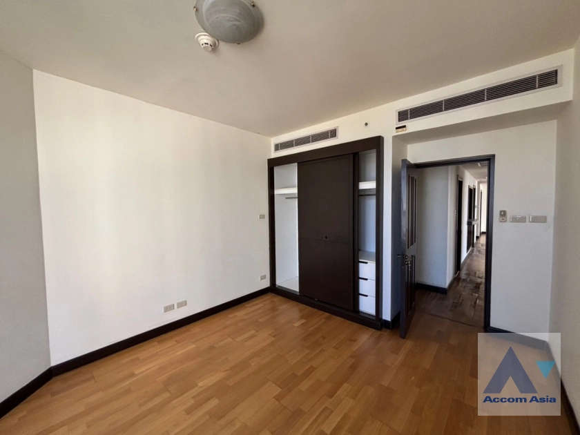 29  3 br Condominium For Sale in Ploenchit ,Bangkok BTS Ploenchit at All Seasons Mansion AA31933