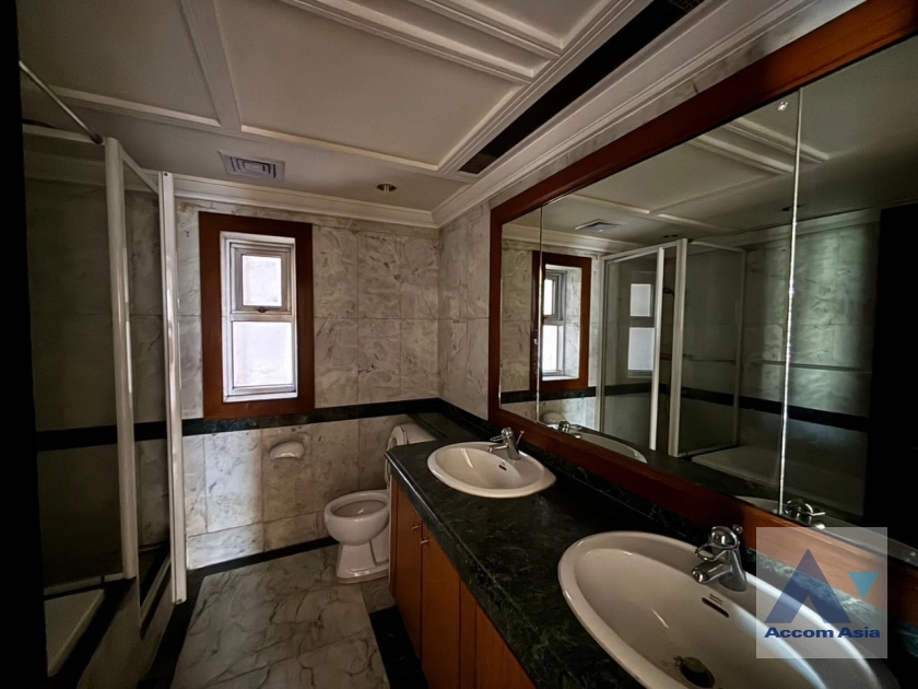 24  3 br Condominium For Sale in Ploenchit ,Bangkok BTS Ploenchit at All Seasons Mansion AA31933