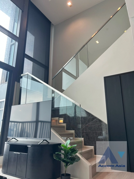 5  1 br Condominium for rent and sale in Sukhumvit ,Bangkok BTS Phra khanong at Rhythm Sukhumvit 44/1   AA31941