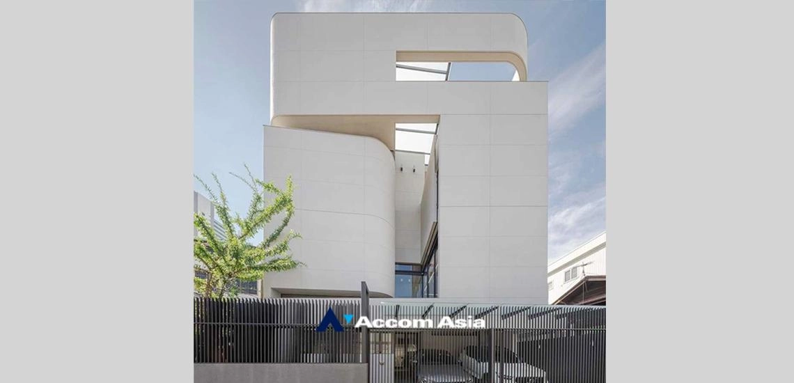  2  3 br House For Sale in Sathorn ,Bangkok BTS Surasak AA31946