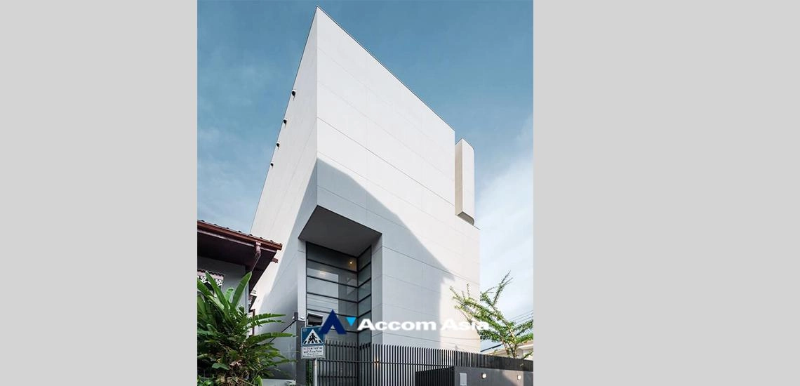4  3 br House For Sale in Sathorn ,Bangkok BTS Surasak AA31946
