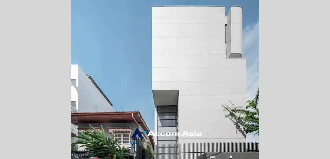  1  3 br House For Sale in sathorn ,Bangkok BTS Surasak AA31946