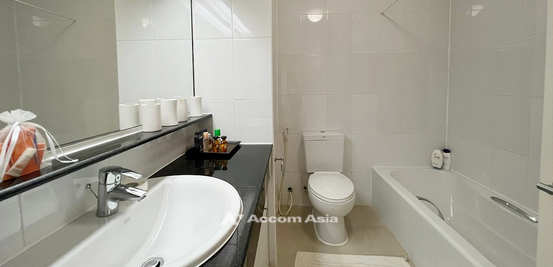 34  4 br Apartment For Rent in Sathorn ,Bangkok BTS Sala Daeng - MRT Lumphini at Children Dreaming Place - Garden AA31947