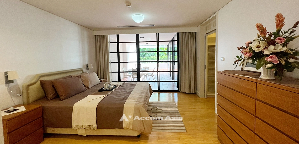 18  4 br Apartment For Rent in Sathorn ,Bangkok BTS Sala Daeng - MRT Lumphini at Children Dreaming Place - Garden AA31947