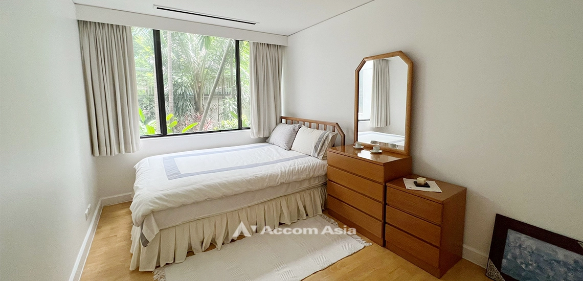 22  4 br Apartment For Rent in Sathorn ,Bangkok BTS Sala Daeng - MRT Lumphini at Children Dreaming Place - Garden AA31947