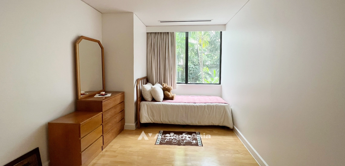 28  4 br Apartment For Rent in Sathorn ,Bangkok BTS Sala Daeng - MRT Lumphini at Children Dreaming Place - Garden AA31947