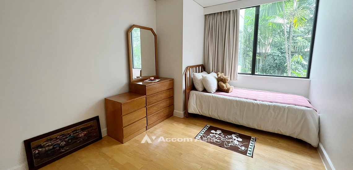 30  4 br Apartment For Rent in Sathorn ,Bangkok BTS Sala Daeng - MRT Lumphini at Children Dreaming Place - Garden AA31947