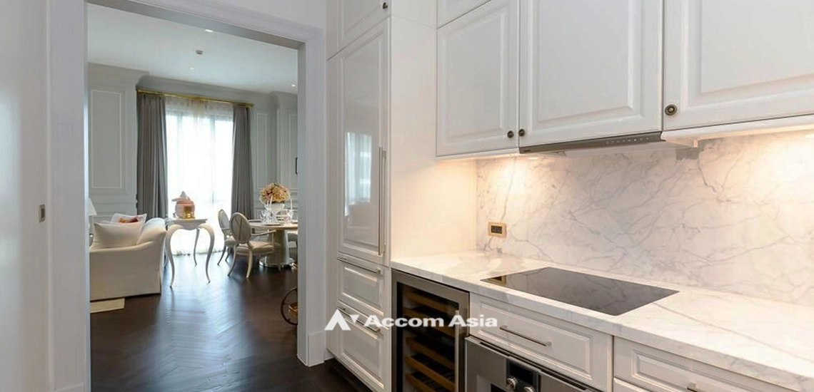 9  2 br Condominium For Sale in Ploenchit ,Bangkok BTS Ploenchit at 98 Wireless AA31948