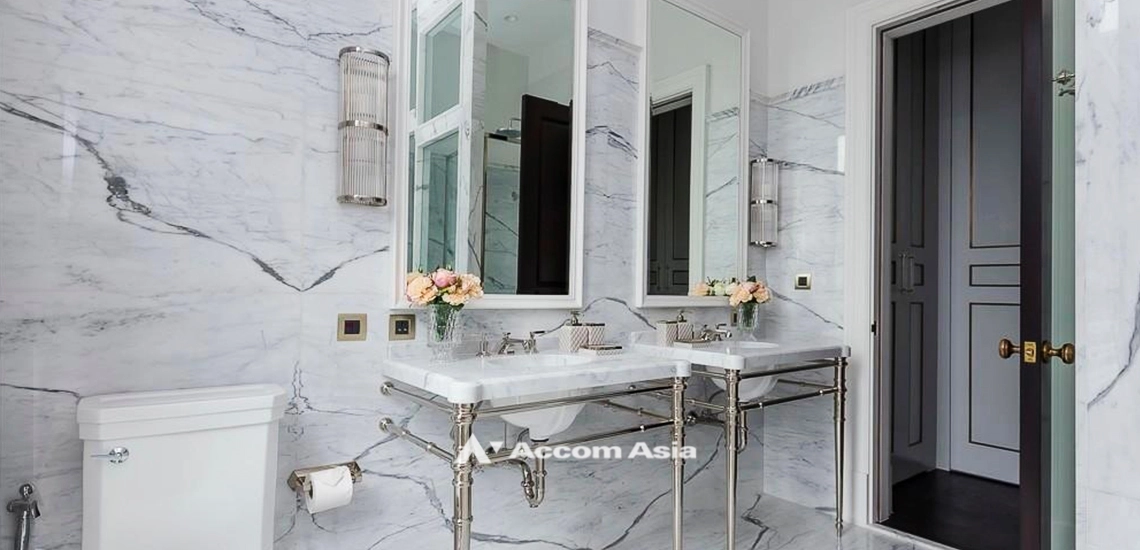 18  2 br Condominium For Sale in Ploenchit ,Bangkok BTS Ploenchit at 98 Wireless AA31948