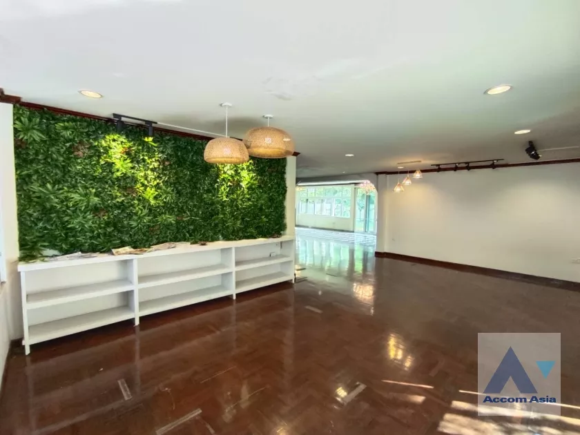 8  4 br House for rent and sale in pattanakarn ,Bangkok BTS On Nut AA31952