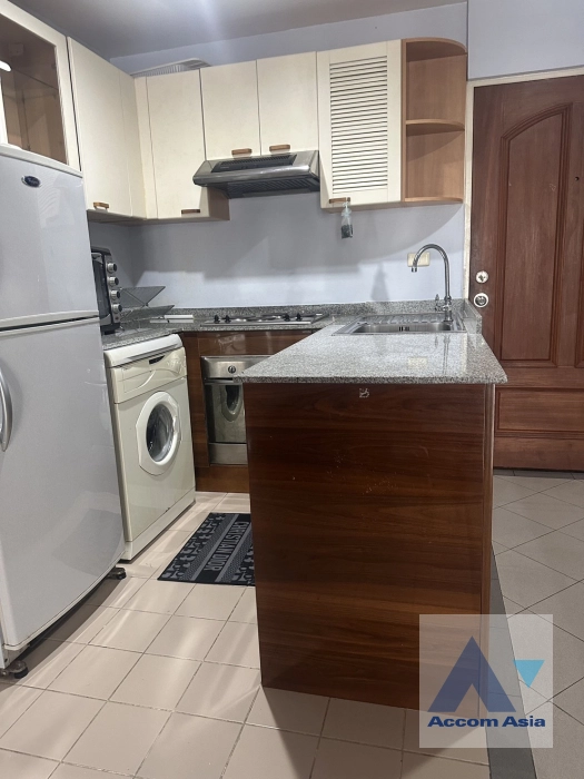 unit 2 Bedrooms  Condominium For Rent in Sukhumvit, Bangkok  near BTS Asok - MRT Sukhumvit (24616)