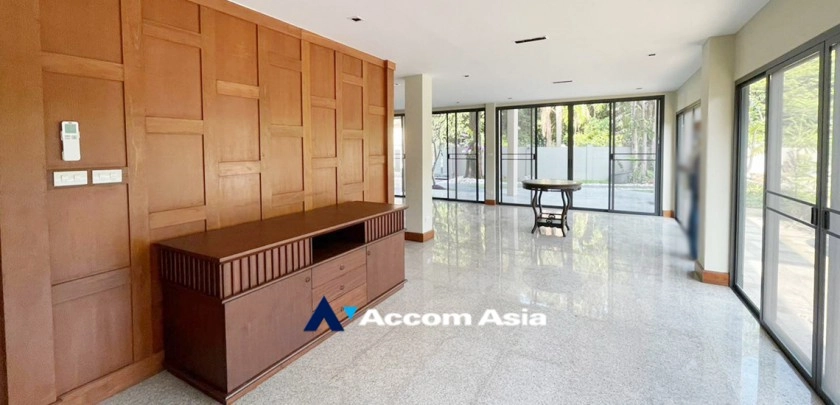 4  3 br House for rent and sale in Sukhumvit ,Bangkok BTS Punnawithi AA32002