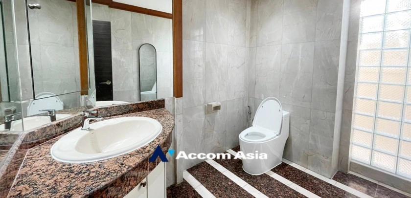 18  3 br House for rent and sale in Sukhumvit ,Bangkok BTS Punnawithi AA32002