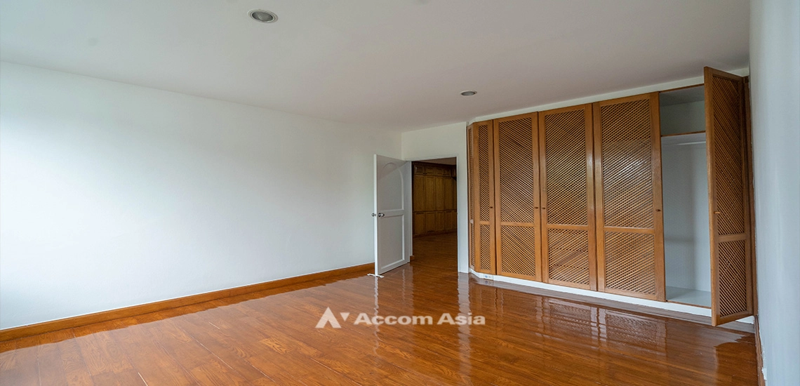 11  4 br House For Rent in Sukhumvit ,Bangkok BTS Thong Lo at Thonglor House Compound AA32006