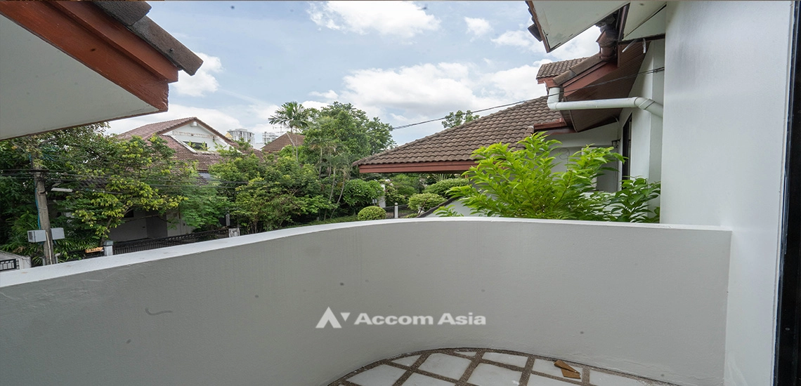 17  4 br House For Rent in Sukhumvit ,Bangkok BTS Thong Lo at Thonglor House Compound AA32006