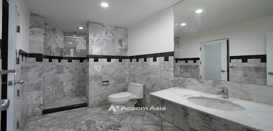 18  4 br House For Rent in Sukhumvit ,Bangkok BTS Thong Lo at Thonglor House Compound AA32006