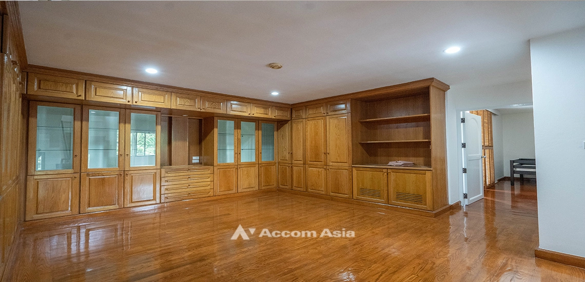 10  4 br House For Rent in Sukhumvit ,Bangkok BTS Thong Lo at Thonglor House Compound AA32006