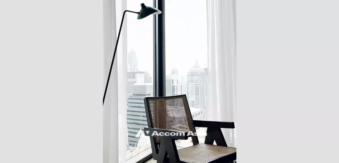 unit 1 Bedroom  Condominium For Sale in Ploenchit, Bangkok  near BTS Chitlom (AA32007)