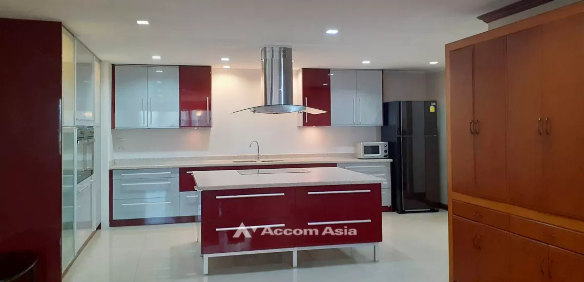 unit 3 Bedrooms  Condominium For Rent in Sukhumvit, Bangkok  near BTS Phrom Phong (AA32026)