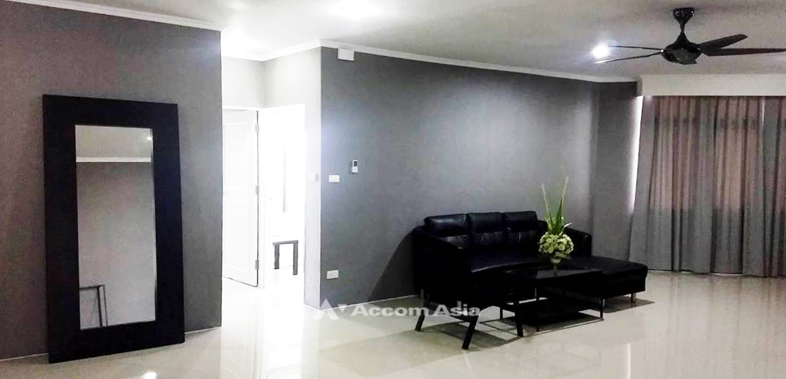 unit 3 Bedrooms  Condominium For Rent in Sukhumvit, Bangkok  (AA32033)