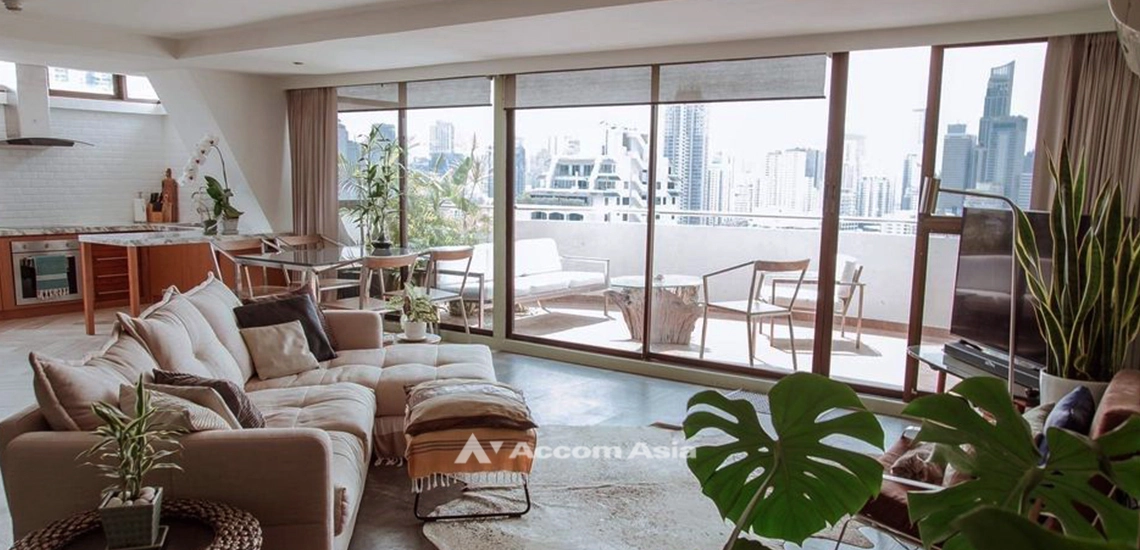 Big Balcony |  2 Bedrooms  Condominium For Sale in Sukhumvit, Bangkok  near BTS Phrom Phong (AA32041)