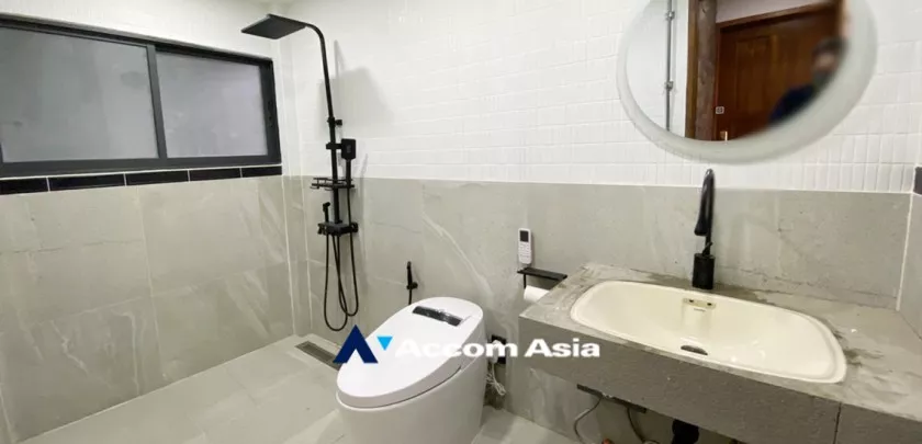 13  4 br House For Sale in Pattanakarn ,Bangkok BTS On Nut AA32052