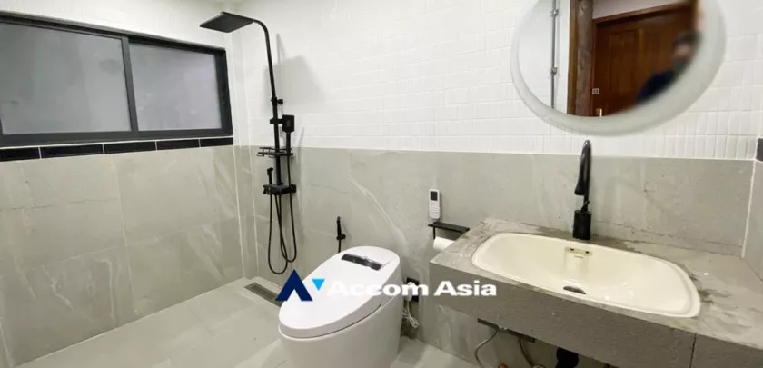 13  4 br House For Sale in pattanakarn ,Bangkok BTS On Nut AA32052
