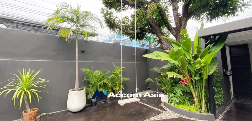  1  4 br House For Sale in Pattanakarn ,Bangkok BTS On Nut AA32052