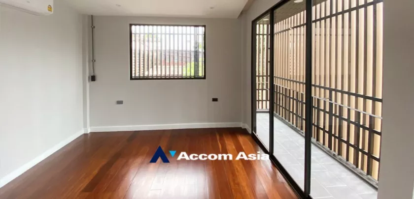 7  4 br House For Sale in pattanakarn ,Bangkok BTS On Nut AA32052