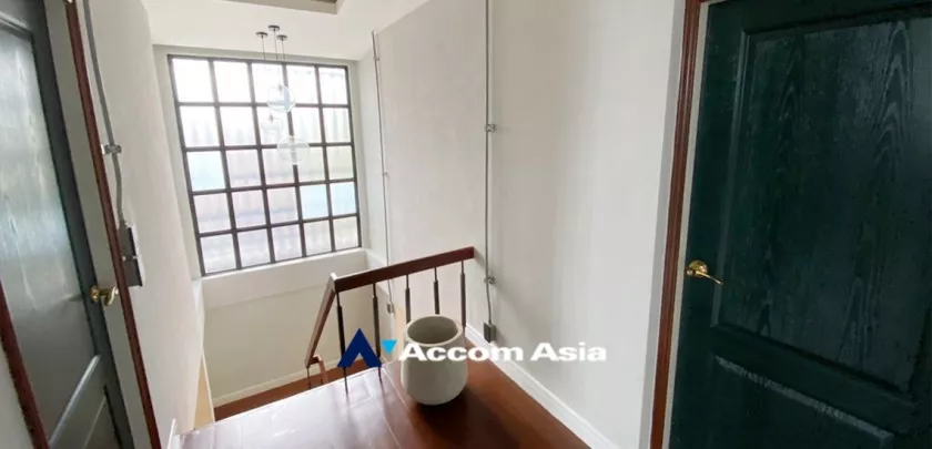 15  4 br House For Sale in Pattanakarn ,Bangkok BTS On Nut AA32052