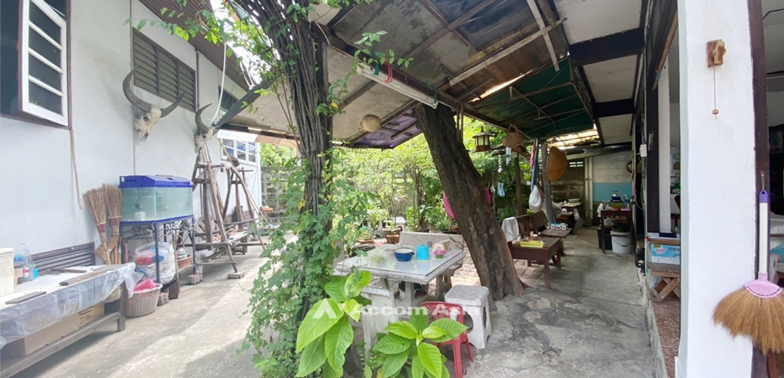  House For Sale in Sukhumvit, Bangkok  near BTS Phra khanong (AA32054)