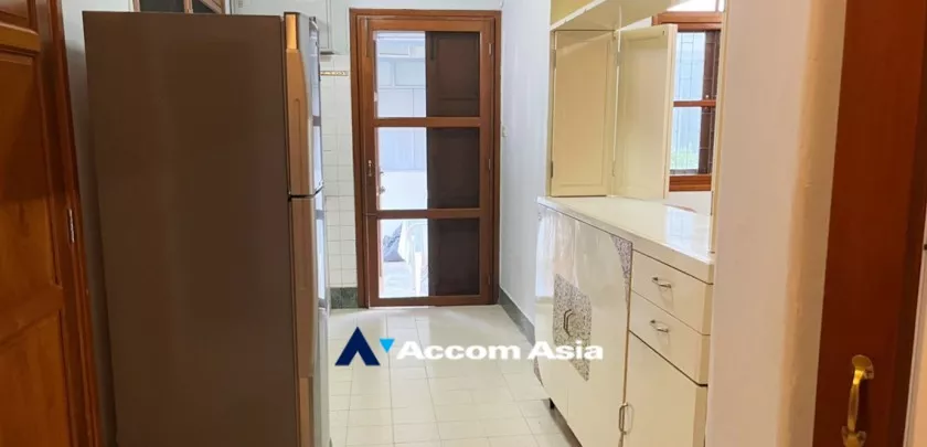 8  4 br House For Rent in Ploenchit ,Bangkok BTS Ratchadamri AA32055