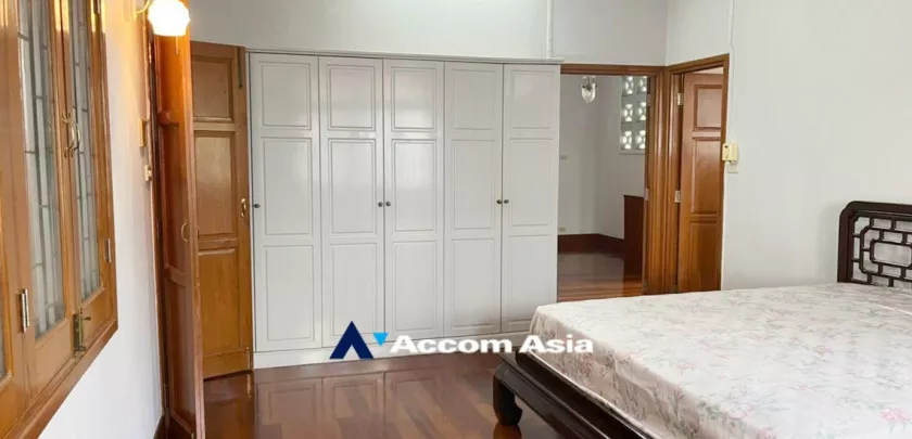 16  4 br House For Rent in sathorn ,Bangkok BTS Ratchadamri AA32055