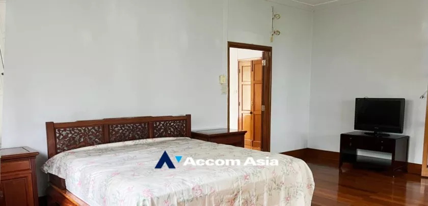 13  4 br House For Rent in Ploenchit ,Bangkok BTS Ratchadamri AA32055
