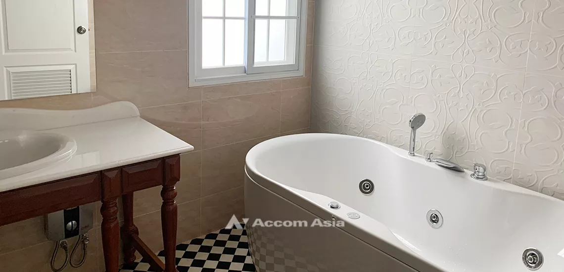 15  4 br House For Rent in Bang Na ,Bangkok  at Fantasia Villa 4 AA32058